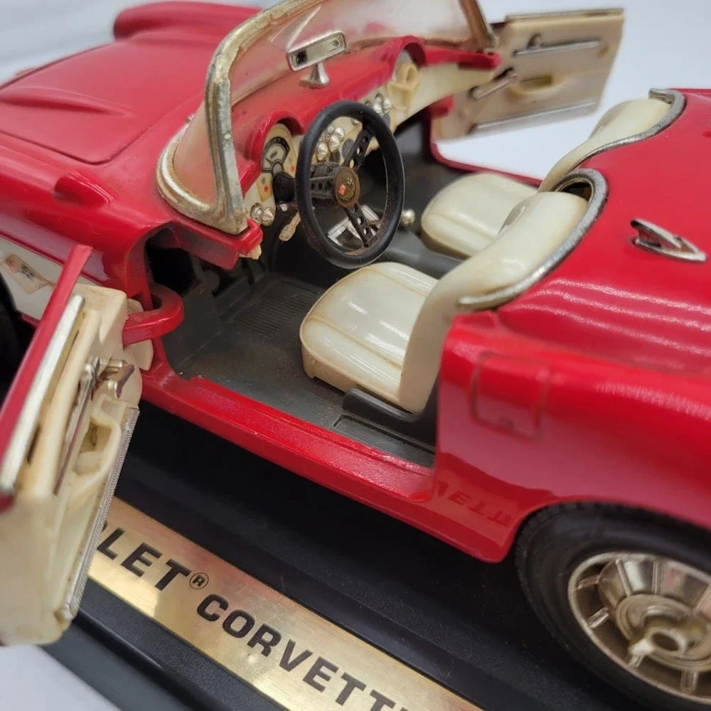 Road Tough 1957 Red Chevrolet Corvette Diecast 1:18 Scale‎ #92018 Display Stand